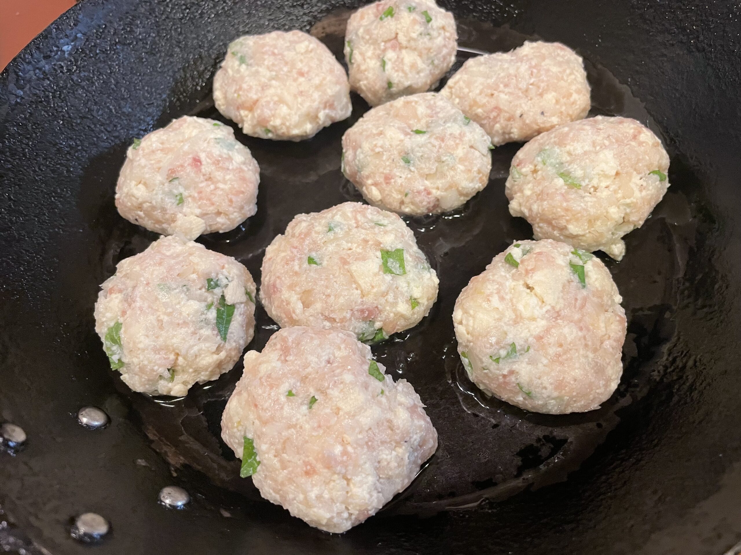 鶏つくね　フライパンで焼く